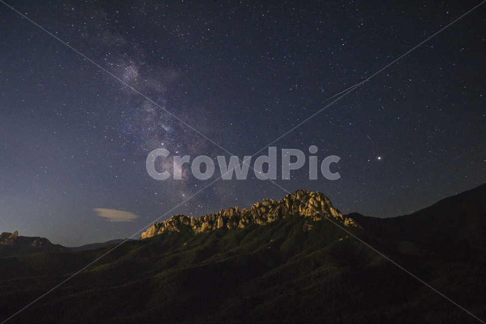 울산바위,은하수,설악산,밤하늘,별,galaxy,star,milkyway,korealandscape,landscape,별똥별,자연,풍경,nature,landscape,한국자연풍경,한국자연경관,korea nature landscape,야경,밤,nightscape,night,outdoors,옥외