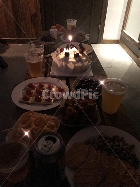 파티,음식,치킨,친구,케이크