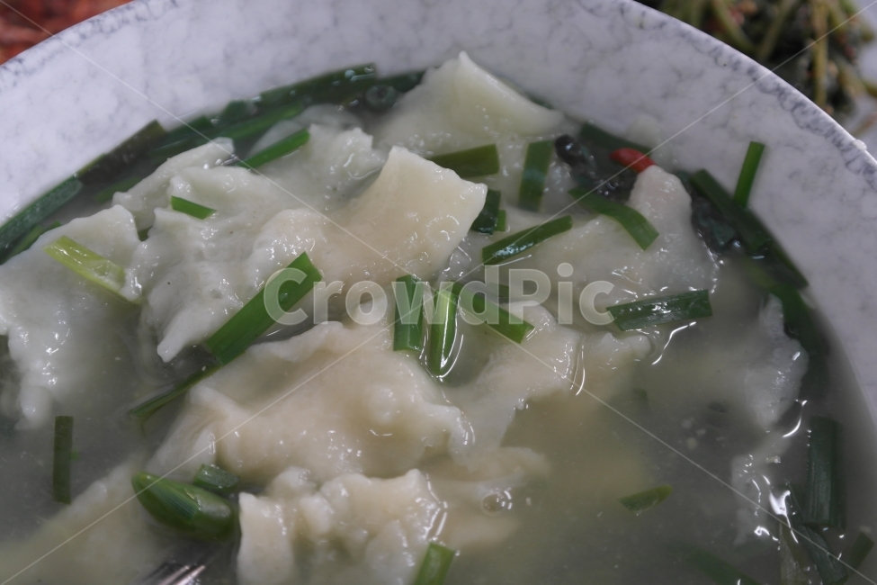 수제비,부추,밀가루음식,다슬기수제비,해장국,음식,식재료,요리,food,cook,meal,dishes,food reserves,한식,한국음식,한국요리,korean food,korean dishes,korean meal,korean cook
