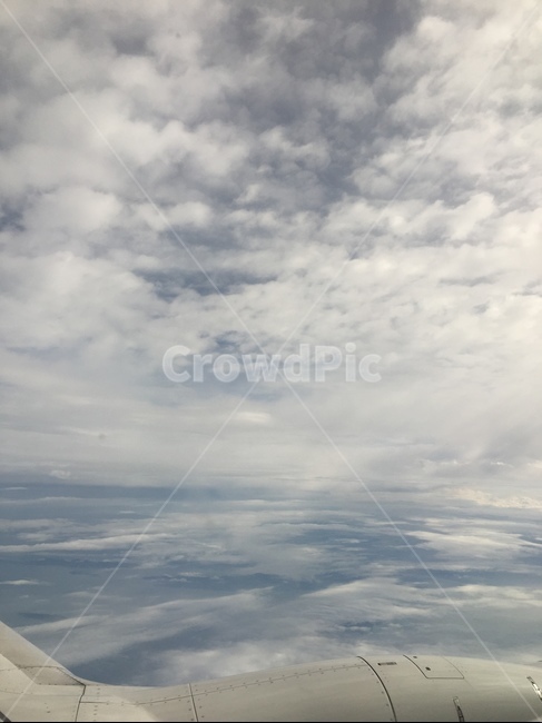 비행기,비행기창문,창문,하늘,비행기하늘,구름,cloud,flight,sky