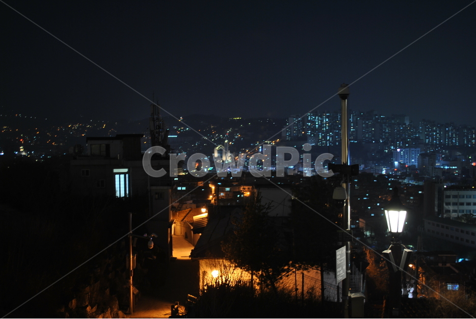 야경,서울,풍경,산책로,밤,저녁,야경,밤,풍경,nightscape,night,landscape,도시,city,한국도시풍경,한국도시경관,korea cityscape,steeple,뾰족한 탑,architecture,건축물,building,건물,spire,첨탑,tower,탑,town,urban,어반,시티,metropolis,중심지