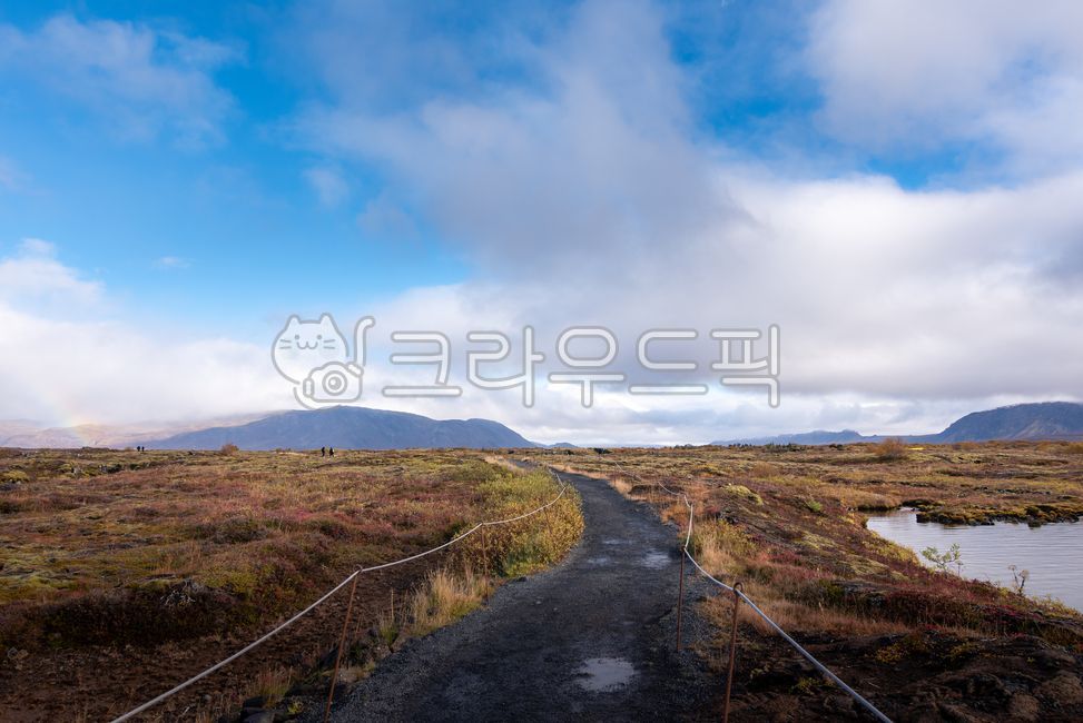 아이슬란드,iceland,유럽,europe,북유럽,northeurope,nature,해외,overea,풍경,landscape,가을,autumn,fall,씽벨리어,thingvellir,국립공원,nationalpark,outdoors,옥외,물,water,dirtroad,흙길,road,도로