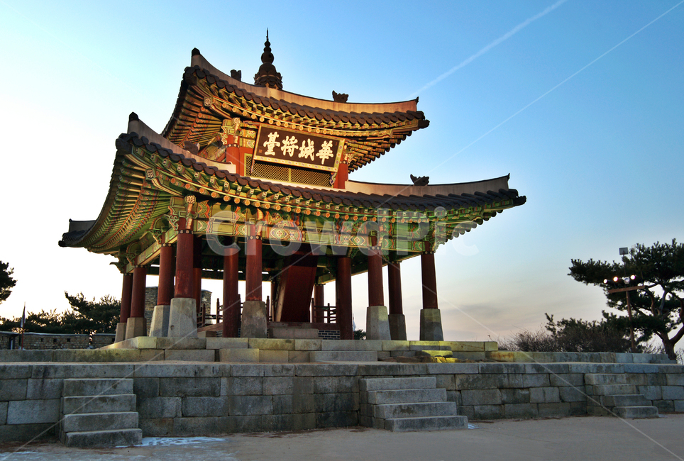 서노대,화성장대,수원화성,화성,유네스코세계문화유산,수원,장대석,모임지붕,지휘소,조선시대,고건축,한국전통,한국문화,korean traditional,korean culture,건축물,건물외관,exterior,building,structure,architecture,construction