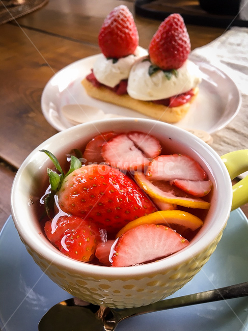 카페,딸기,힐링,일상,tea,음식,식재료,요리,food,cook,meal,dishes,food reserves,디저트,간식,후식,dessert,snack