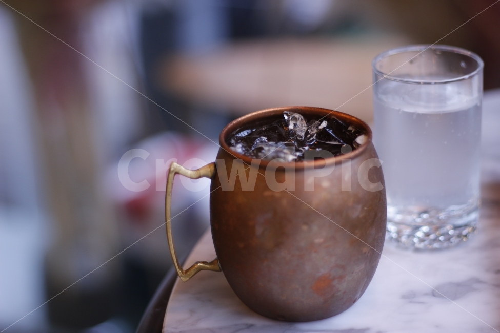 커피,카페,컵,잔,소품,인테리어,동,구리,대리석,아이스커피,커피,카페,coffee,cafe