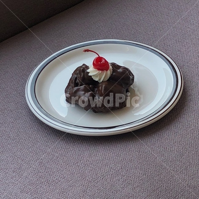 스콘,빵,초코,케이크,디저트,카페,생크림,디저트,간식,후식,dessert,snack