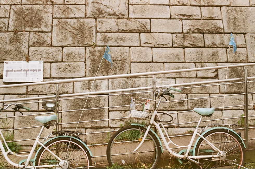 자전거,담,정차,벽돌,bicycle,감성,sensible,feeling