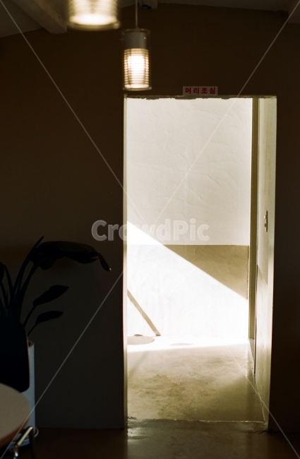 통로,입구,출구,빛,대비,필름,그림자,인테리어,실내디자인,interior design