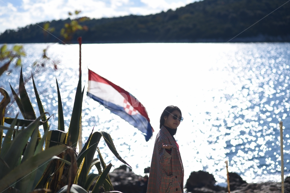 여행,크로아티아,아드리아해,유럽여행,두브로브니크,아드리아해의진주,사람,일반인,여자,모델,일반인모델,바다,동유럽,발칸반도,자연,풍경,nature,landscape,해외,외국,세계,foreign,oversea,world,세계자연풍경,해외자연풍경,외국자연풍경,world nature landscape,사람,인물,인간,human,person,여행,휴가,traveling,vacation,trip,symbol,상징,flag,깃발