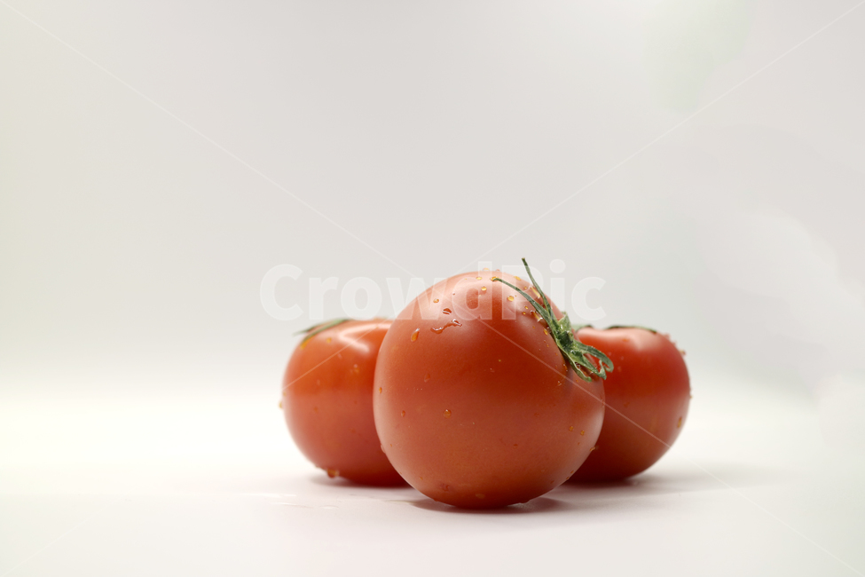 토마토,빨간토마토,완숙토마토,야채,채소,음식,식재료,음식재료,요리재료,샐러드,신선한,빨강,오브젝트,누끼,농산물,유기농,바이오,건강,웰빙,다이어트,리코펜,라이코펜,음식,식재료,요리,food,cook,meal,dishes,food reserves,채소,야채,vegetables