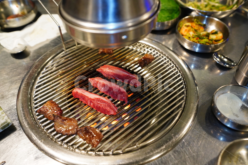 한우,소고기,육류,육식,한식,식사,푸드,안주거리,먹거리,구이,술안주,음식,음식,식재료,요리,food,cook,meal,dishes,food reserves,육류,고기,meat,한식,한국음식,한국요리,korean food,korean dishes,korean meal,korean cook