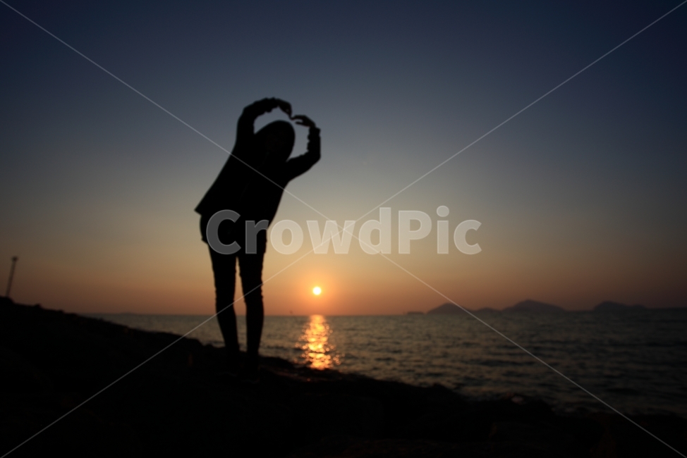 아내,석양,여행,일몰,격포,바다,사람,인물,인간,human,person,감정표현,기분,feeling,emotion,인물실루엣,사람실루엣,character silhouette,human silhouette,nature,자연,outdoors,옥외,sun,태양,sky,하늘
