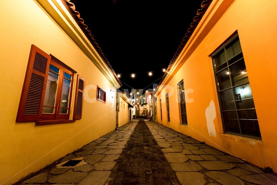 길,골목,조명,밤산책,골목길,도시,풍경,city,landscape,골목길,alley,path,통로,walkway,보도,flagstone,판석,sidewalk,pavement,포장,corridor,복도,flooring,바닥,floor