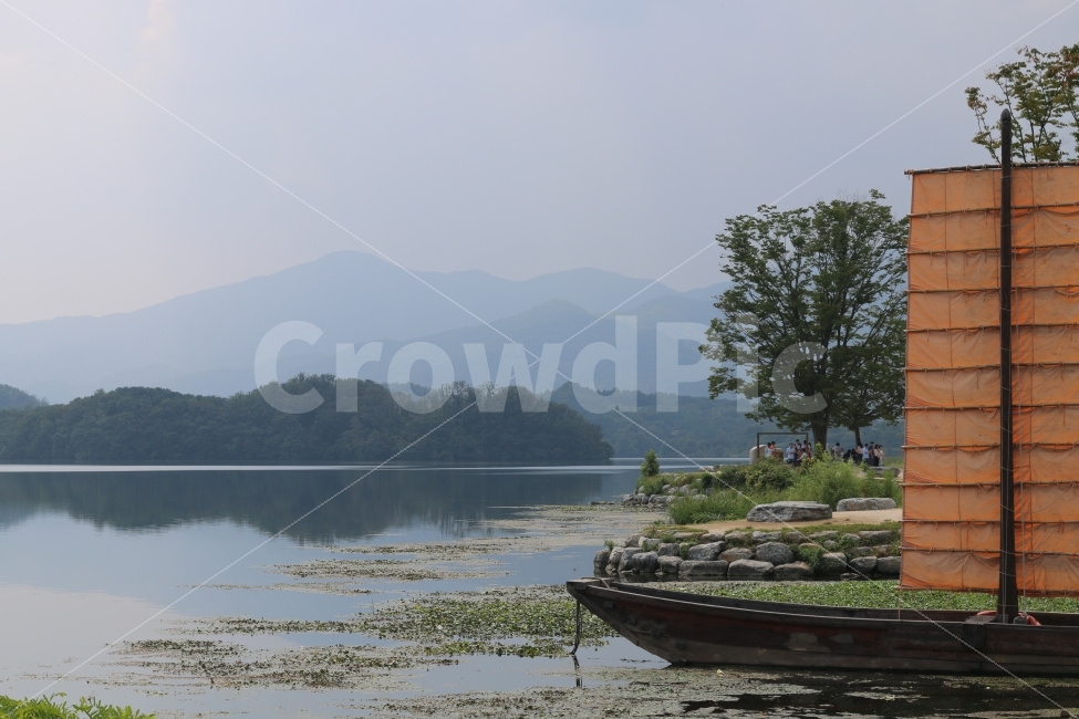 배,나룻배,두물머리,강,산,자연,자연,풍경,nature,landscape,한국전통,한국문화,korean traditional,korean culture,watercraft,선박,vehicle,차량,transportation,교통