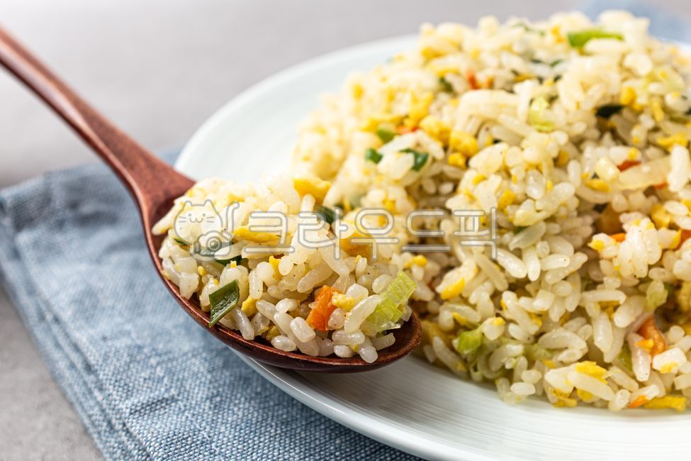 계란볶음밥,볶음밥,계란,볶음,밥,채소,야채,중국음식,중국문화,음식,식사,식품,식료품,재료,식재료,음식재료,클로즈업,담백한,음식,식재료,요리,food,cook,meal,dishes,food reserves