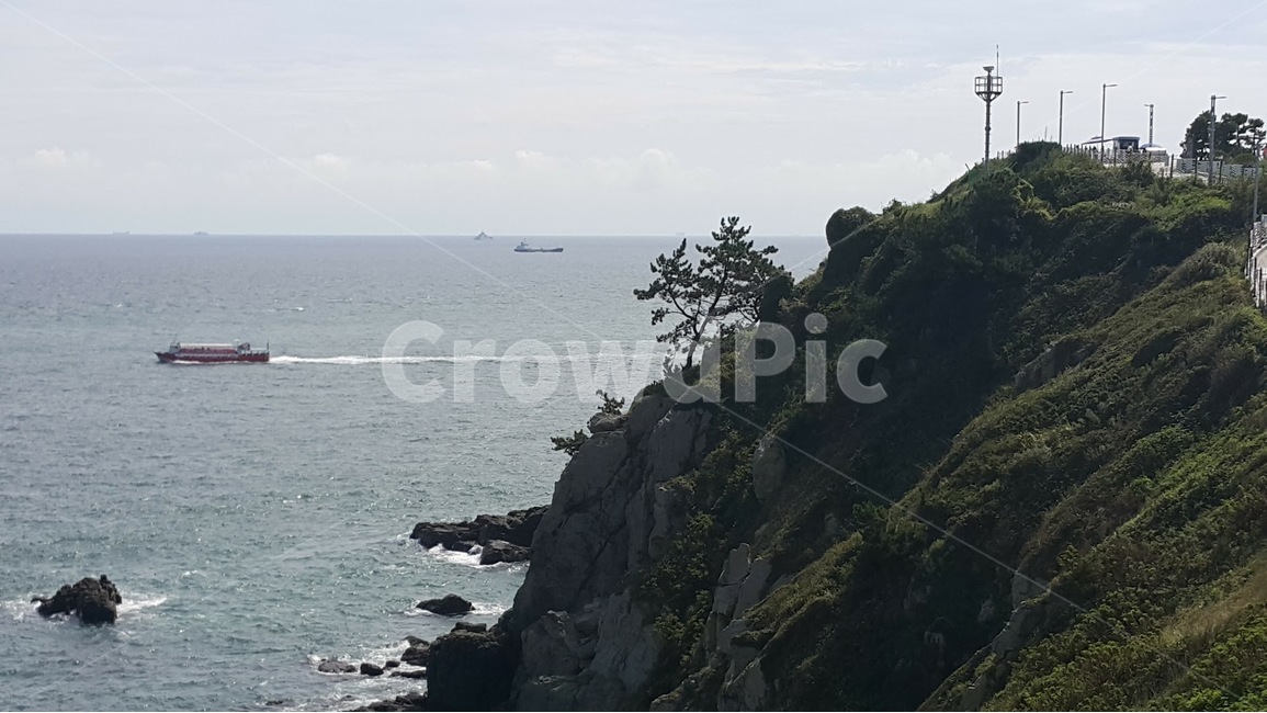 promontory,곶,outdoors,옥외,cliff,낭떠러지,nature,자연,land,나라,building,건물,architecture,건축물