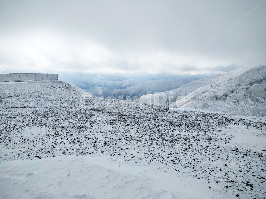 눈꽃,설경,산,눈,흰색,순백,겨울,계절,winter,season,자연,풍경,nature,landscape,outdoors,옥외,mountain,snow,glacier,빙하