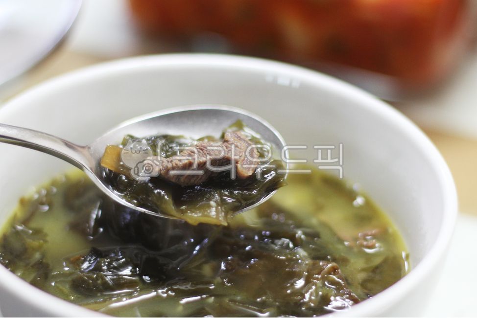 Wakame soup,soup,beef wakame soup,birthday dish,birthday food,korean food,Korean food,soup,soup dish,wakame,wakame dish,bowl,seaweed,bowl,dish,cooking,food,food,meal,meal,home cooking,healthy food,traditional food,warm food,home co