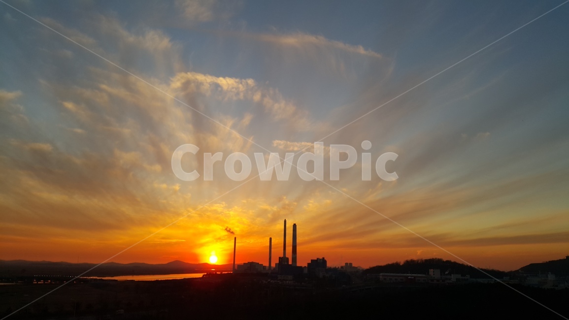 노을,하늘,구름,파랑,태양,sunset,sky,cloud,blue,sun,자연,풍경,nature,landscape,outdoors,옥외,dusk,황혼,일몰,dawn,새벽,red sky,붉은 하늘