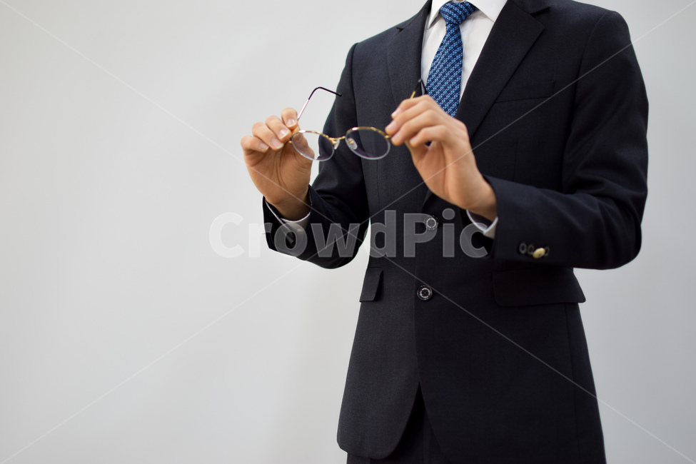사업,사업가,영업,비지니스,비즈니스,손,정장,자세,사장,사장님,협동,인사,거래,협력,직업,신입,상사,사원,넥타이,신뢰,관계,회사,기업,대기업,직장,면접,파트너,변호,변호사,성공,감독,셔츠,임원,외교,마케팅,컨설팅,법,프로,전문가,남자,사람,인물,인간,human,person,남성,남자,man,male,산업,industry,industrial,비즈니스,사업,business,service,work