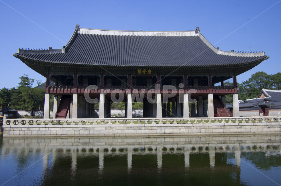 경회루,경복궁,연못,하늘,궁궐,조선,기와집,정자,한국전통,한국문화,korean traditional,korean culture,랜드마크,landmark,tourist attraction,한국랜드마크,한국관광지,한국명소,korea landmark,korea tourist attraction,건축물,건물외관,exterior,building,structure,architecture,construction