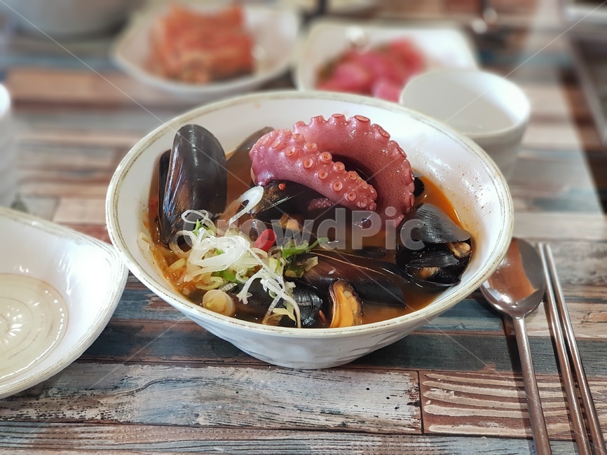 제주도,문어라면,문어,라면,해물라면,한끼,얼큰,food,음식,요리,식사
