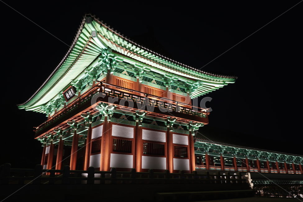 night view,night,oriental,oriental architecture,roof tile,pagoda,Woljeong Bridge,wooden,wooden pagoda,temple,architecture,Korea