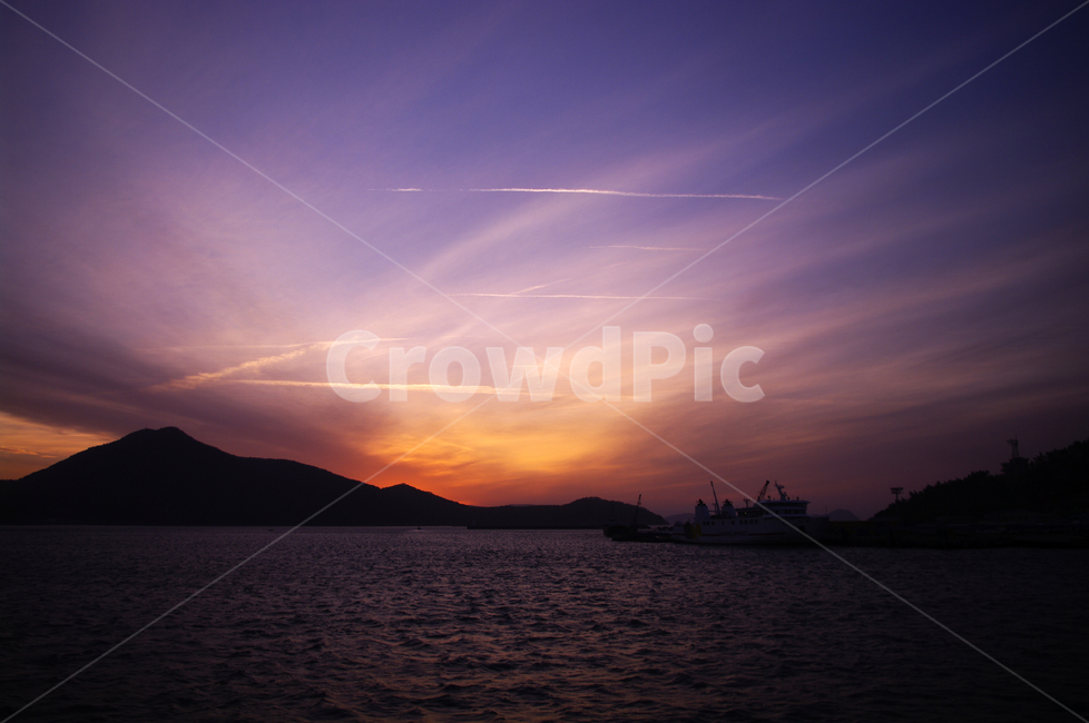 바다,풍경,섬,노을,하늘,구름,산,color,일출,sunrise,자연,풍경,nature,landscape,outdoors,옥외,sky,dawn,새벽,red sky,붉은 하늘,sunset,일몰,dusk,황혼