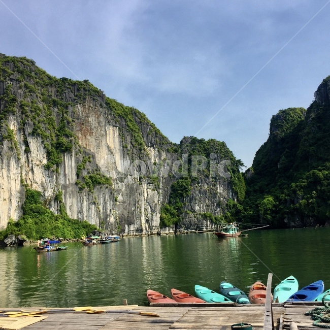 베트남,하롱베이,카누,돌산,절벽,호수,강,바다,oriental,vietnam,halongbay,자연풍경