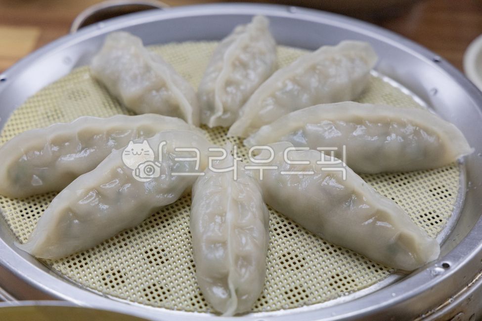 dumpling,Korean cuisine,cook,dishes,food,Steamed dumplings,Korean food,meat dumplings,cooking,koreanfood