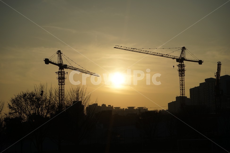 공사장,건축,크레인,고공크레인,공사,하늘,construction,crane,building,site,산업,industry,industrial,건설업,건축업,construction industry