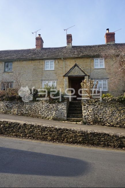 stone wall house,uk,brick house,house,country village