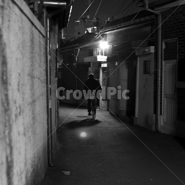 human,인간,person,사람,shoe,자전거,골목길,alley