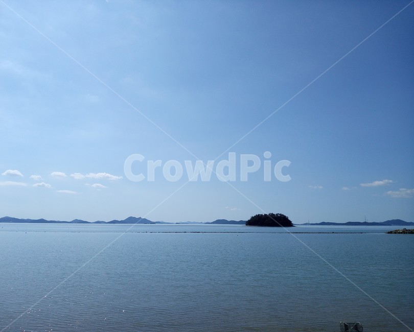 outdoors,옥외,nature,자연,land,땅,water,물,sea,바다,ocean,대양,shoreline,해안선,coast,연안,하늘,배경