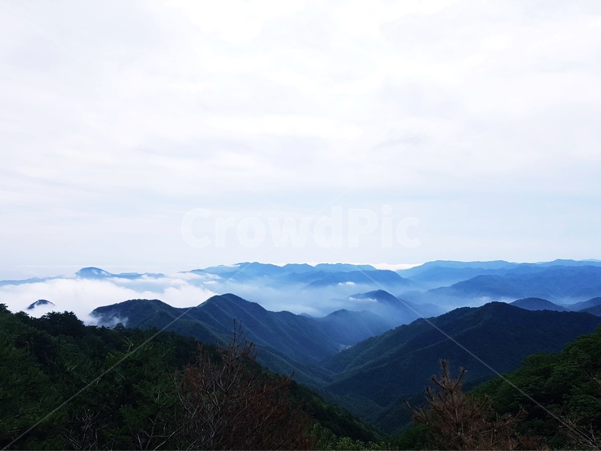 산,구름,웅장,하늘,산줄기