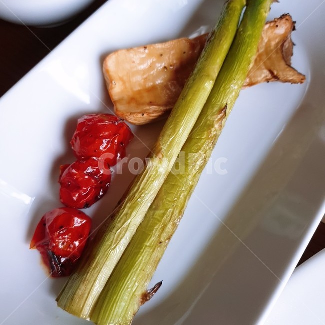 아스파라거스,버섯,토마토,플레이팅,요리,음식,식재료,요리,food,cook,meal,dishes,food reserves