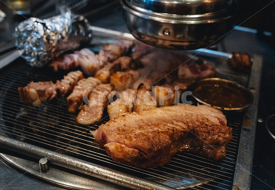 돼지고기,pork,고기,맛집,구이,food,삼겹살,음식,식재료,요리,food,cook,meal,dishes,food reserves,육류,고기,meat,한식,한국음식,한국요리,korean food,korean dishes,korean meal,korean cook