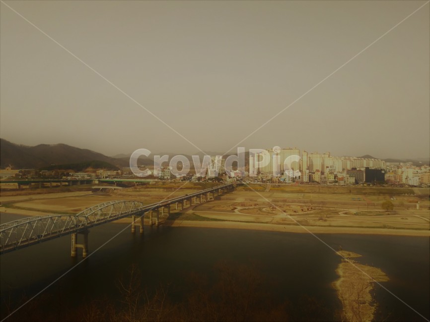 미세먼지,대기오염,황사,스모그,매연,날씨,기후,배기가스,안개,연무,뿌옇다,흐린,도시,공기,이슈,경보,smoke,foggy,우울한,탁한,기상,마스크,배경,주의보,city,공기청정,fog,dust,haze,오염,공기청정기,환경,environment,airatmosphere,풍경,landscape,한국도시풍경,한국도시경관,koreacityscape,연출,컨셉,콘셉,direction,concept
