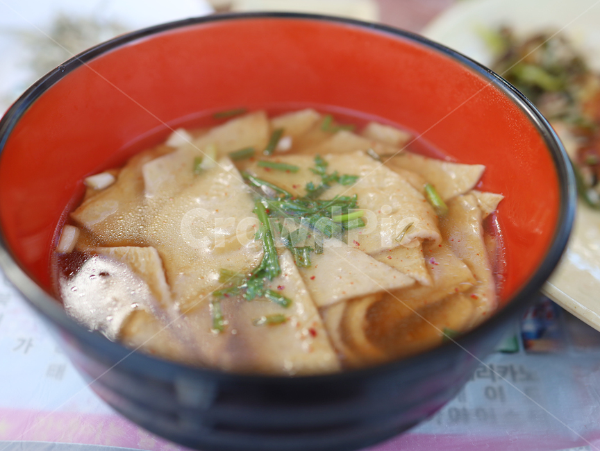 bowl,사발,food,dish,koreanfood,어묵탕,오뎅,오뎅탕,식사,meal,어묵,국물요리,음식,식재료,요리,food,cook,meal,dishes,food reserves