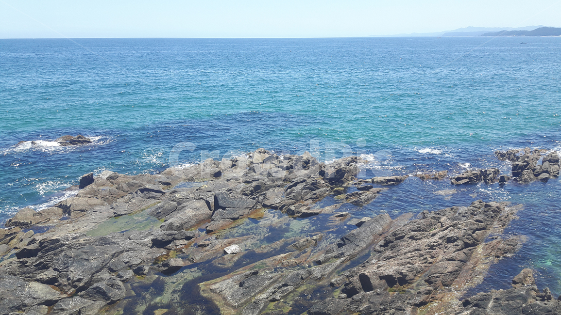 바위,에메랄드빛,대양,ocean,바다,sea,잔잔하다,한적하다,청정,한가롭다,여유,힐링,자유,자연,nature,여름,휴가,healing,summer,vacation,해변,바다,beach,sea