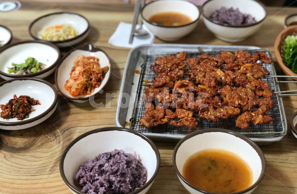 밥,식사,백반,반찬,고기,밥상,국,쌀,흑미,백미,김치,밑반찬,맛집,음식,식재료,요리,food,cook,meal,dishes,food reserves