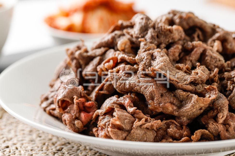 meat eating,Bulgogi,Beef Bulgogi,beef,plate,bowl,Korean food,ingredients,cooking,koreanfood,close up,cook,fan meat,Korean,delicious,food,meal,closeup,dish,meat,fresh