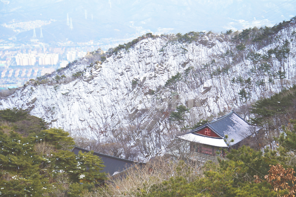한국,관악산,서울,등산,절,사찰,겨울,계절,winter,season,자연,풍경,nature,landscape,한국자연풍경,한국자연경관,korea nature landscape