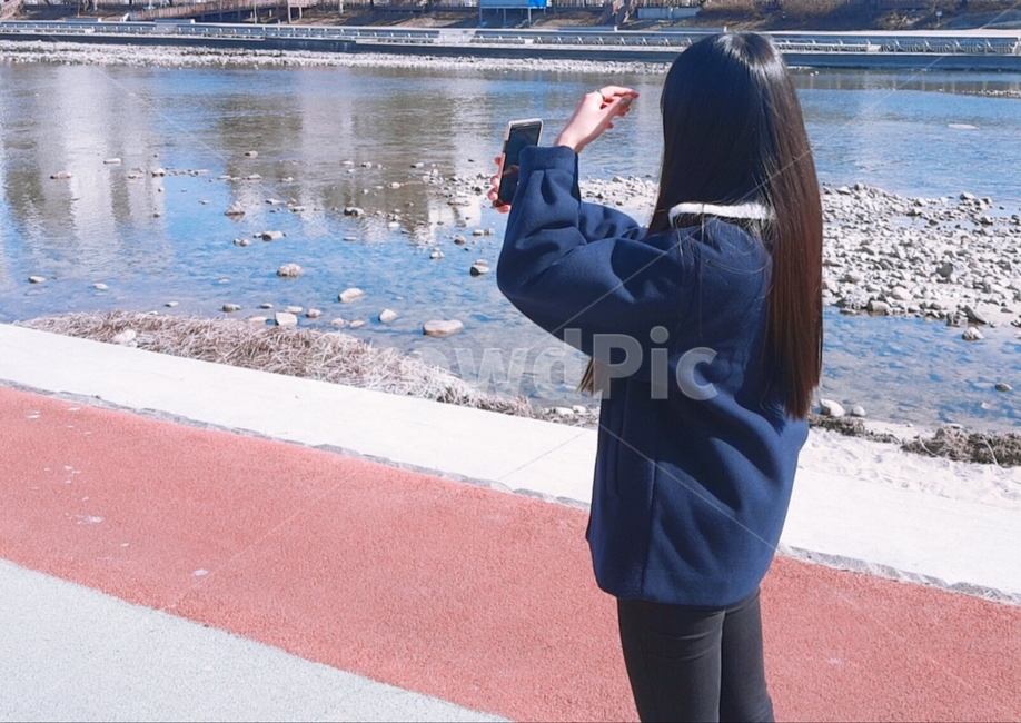 강변,뒷모습,긴생머리,학생,패션,여성,여자,woman,female,lady