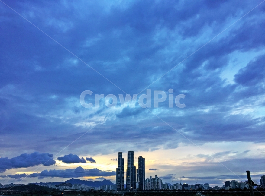 sky,building,architecture,sculpture,city,seoul,hanriver,cloudy,storm,blue,sunset,pastel,silhouette,도시,풍경,city,landscape,한국도시풍경,한국도시경관,korea cityscape,nature,자연,outdoors,옥외,건물