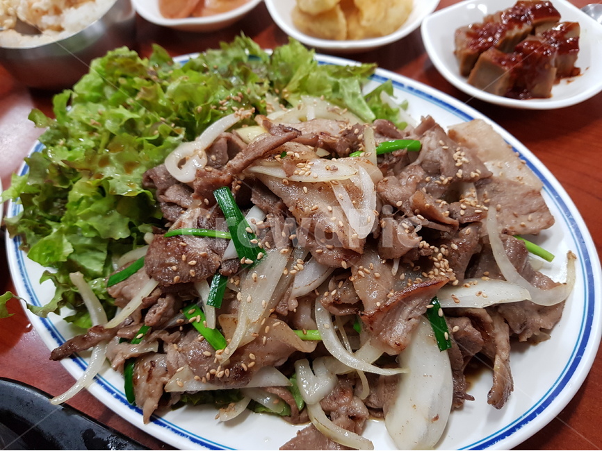 삼겹살,삼겹살구이,대패삼겹살,반찬,고기반찬,구이,돼지고기,돼지,돼지고기요리,요리,저녁식단,집밥,음식,식재료,요리,food,cook,meal,dishes,food reserves,육류,고기,meat,한식,한국음식,한국요리,korean food,korean dishes,korean meal,korean cook
