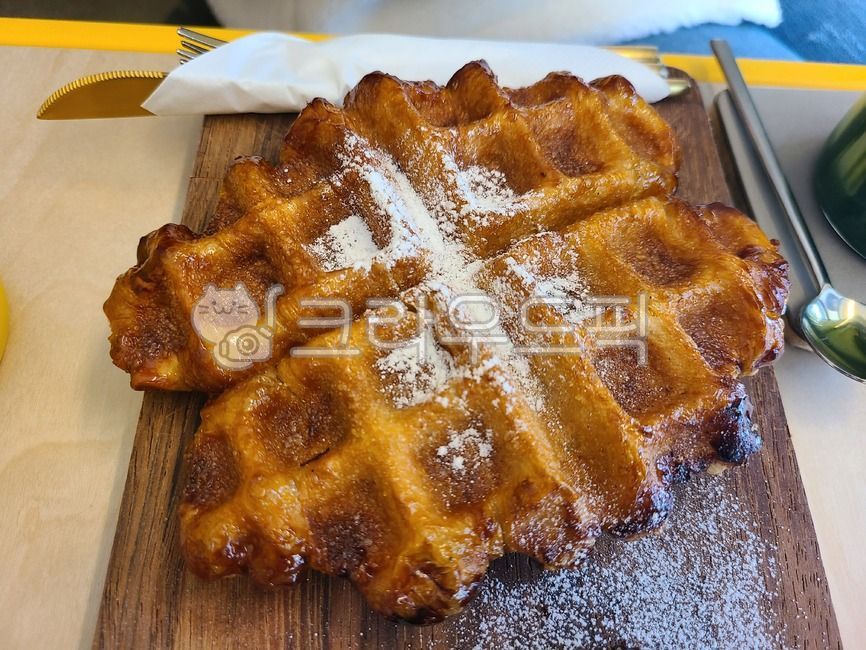 와플,크로플,크로와상,빵,슈가파우더