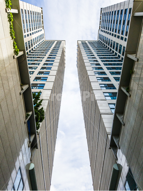 건물,건축물,빌딩,오피스,사무실,비지니스,도시,오피스텔,아파트,주거,하늘,구름,sky,cloud,building,office,business,blue,건축물,건물외관,exterior,building,structure,architecture,construction