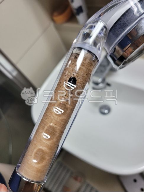 dirty filter,tap water filter,shower filter,Contaminated filter,polluted water