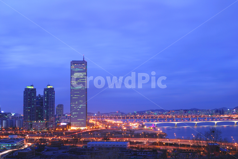 여의도,63빌딩,빌딩,고층빌딩,하늘,배경,백그라운드,야경,도시,도심,한강,서울,한국,원효대교,다리,대교,교량,강,스카이라인,도로,궤적,강변,불빛,비지니스,비즈니스,63,대도시,야경,밤,풍경,nightscape,night,landscape,도시,city,한국도시풍경,한국도시경관,korea cityscape,metropolis,중심지,building,건물,시티,town,urban,어반